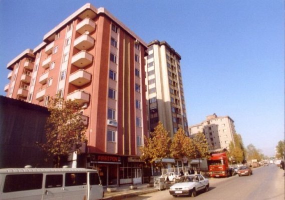 İçerenköy Hakkı Eksi Apartmanı